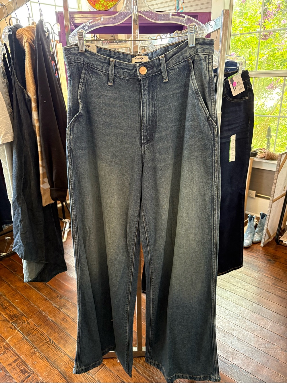 Wrangler Wide Leg Jeans in 
30/34